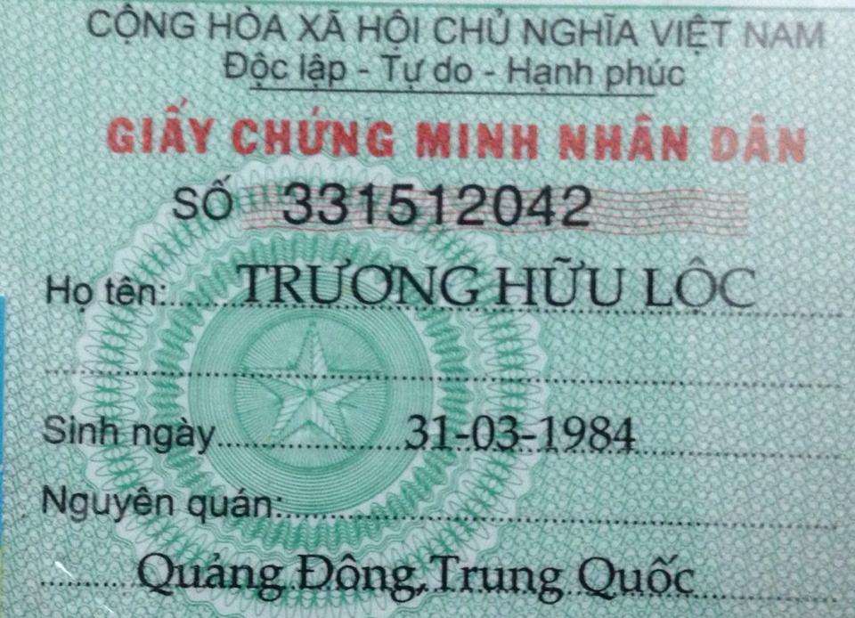 Tôi sinh ra vốn là người gốc Hoa, mẹ tôi là dân Bến Tre còn ba tôi là con lớn nhất của 2 số phận khốn khổ chạy trốn khỏi cuộc sống bần cùn ở Quảng Đông, Trung Quốc (tức ông và bà nội tôi). 

Nếu người Việt bị ảnh hưởng bới văn hoá Trung Hoa thì gia đinh của tôi và bên nội tôi sống trong nó. Vì vậy mà 1 năm tôi có 2 ngày sinh nhật, 1 ngày là ngày đăng ký với chính quyền, được bạn bè người thân dùng: 31/3. Ngày kia là ngày mà ba mẹ, cô chú, anh chị, và bà nội hay mừng sinh nhật tôi đó là ngày hôm nay: 29/2 âm lịch. 


(Ba không nhắc thì cũng chẳng còn nhớ, con cám ơn ba)
